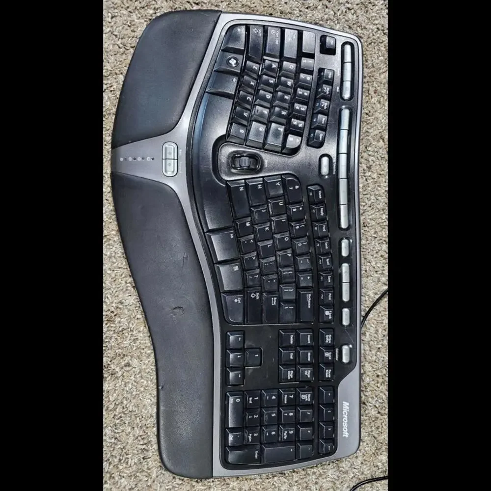 Microsoft Natural Ergonomic Keyboard USB 4000 V1.0 KU-0462 Model 1048 - Untested